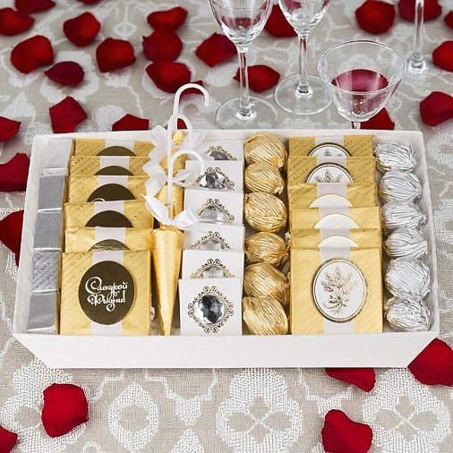 "С Днём свадьбы" набор шоколадных конфет 930г