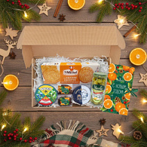 Новогодний набор шоколада и конфет: драже, цукаты, оливки, паштет, чай 805г