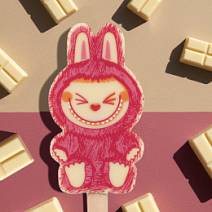 "Лабубушка" шоколад белый на палочке 19г (розовый декор)