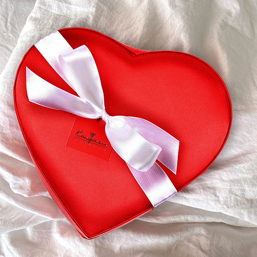 Свежая клубника в шоколаде набор сердце 560г