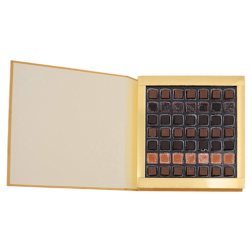 Подарочный набор с конфетами: мармелад, конфеты ассорти (мега-книга золотая)