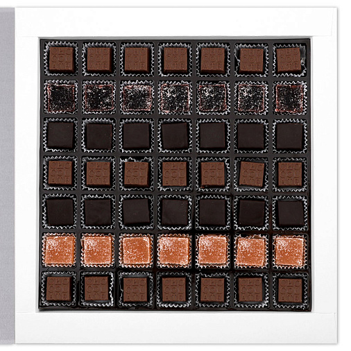 Подарочный набор с конфетами: мармелад, конфеты ассорти (мега-книга серебряная)