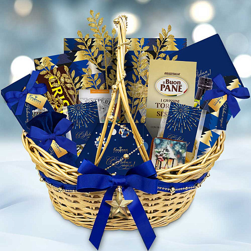 "Новогодняя корзина": мармелад-суфле, ассорти, суфле, драже, фруктовые чипсы, чай