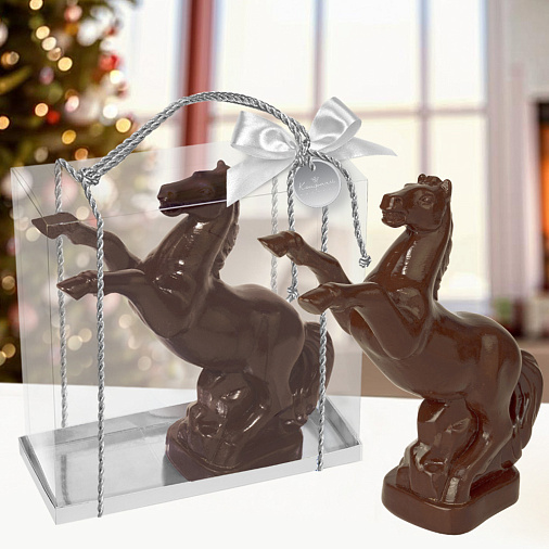"Конь на дыбах" скульптура шоколад молочный 750г
