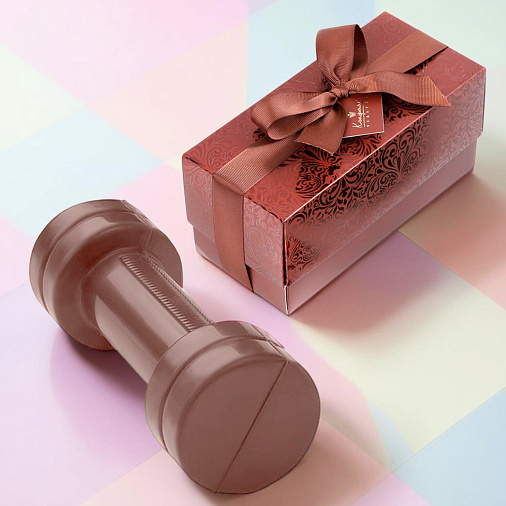 "Гантель" скульптура молочный шоколад