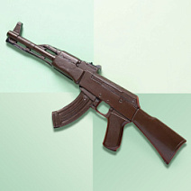 "Автомат Калашникова" скульптура молочный шоколад